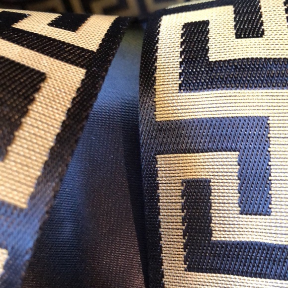 Versace like new black Greca travel bag gold accents nylon magnet close  17x14x7 - Picture 12 of 12